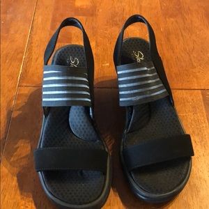 Skechers Memory Foam Sandal Wedges. Sz 8